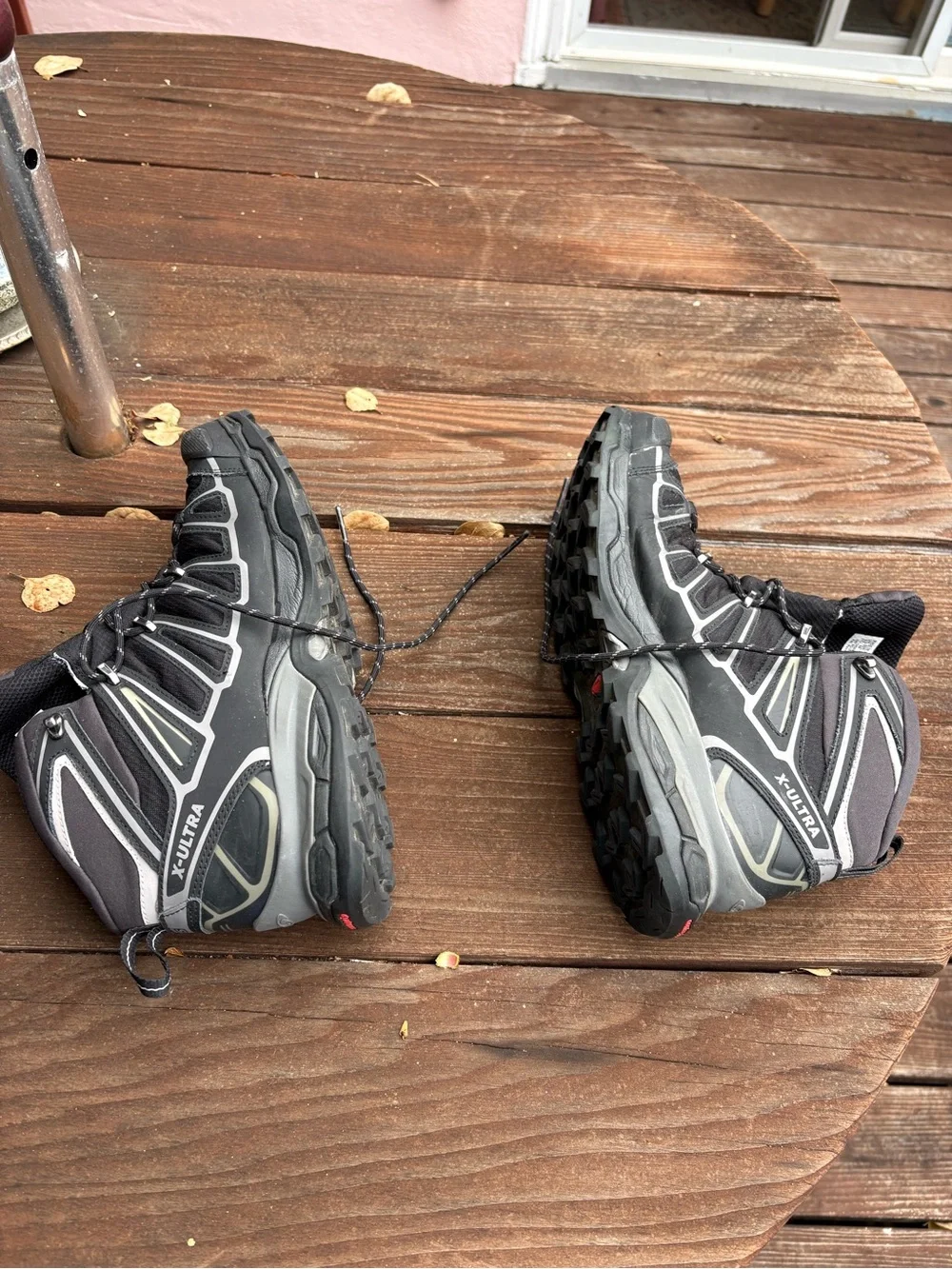 Salomon X-Ultra Gore-Tex Men's Black / Gray Hiking Boots.  Size 10
